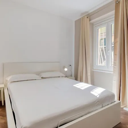 La Luce Nel Borgo * Gênes